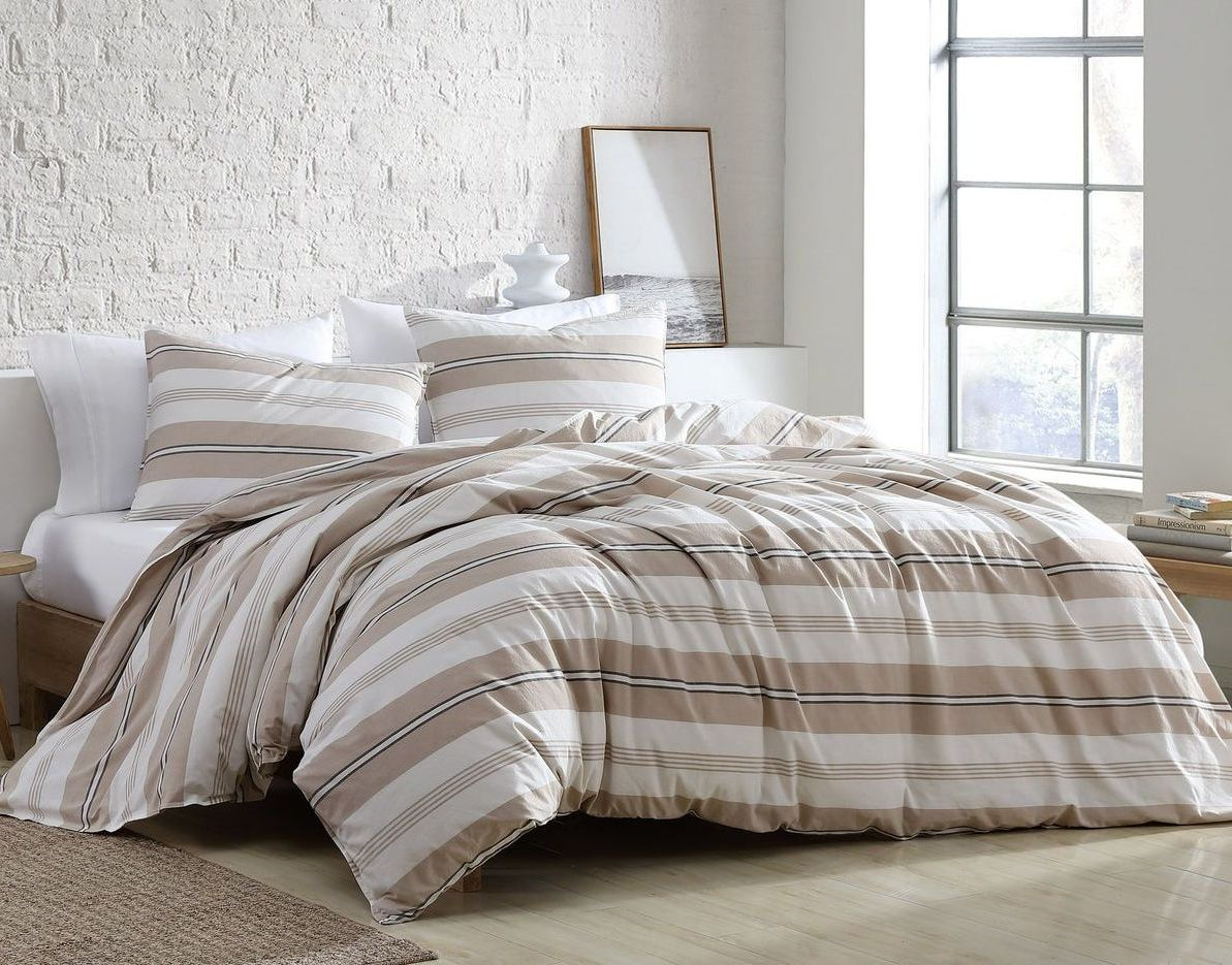 Hallmart Collectibles ベディングエッセンシャルズ オリバー ニュートラル ストライプ 4点 クイーン コンフォーターセット